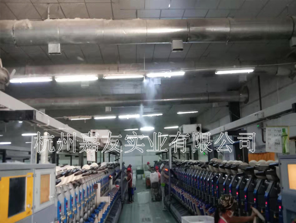 藍翔新型建材公司攪拌站堆料場安裝“霧王”噴霧降塵系統 藍翔新型建材公司攪拌站堆料場安裝“霧王”噴霧降塵系統